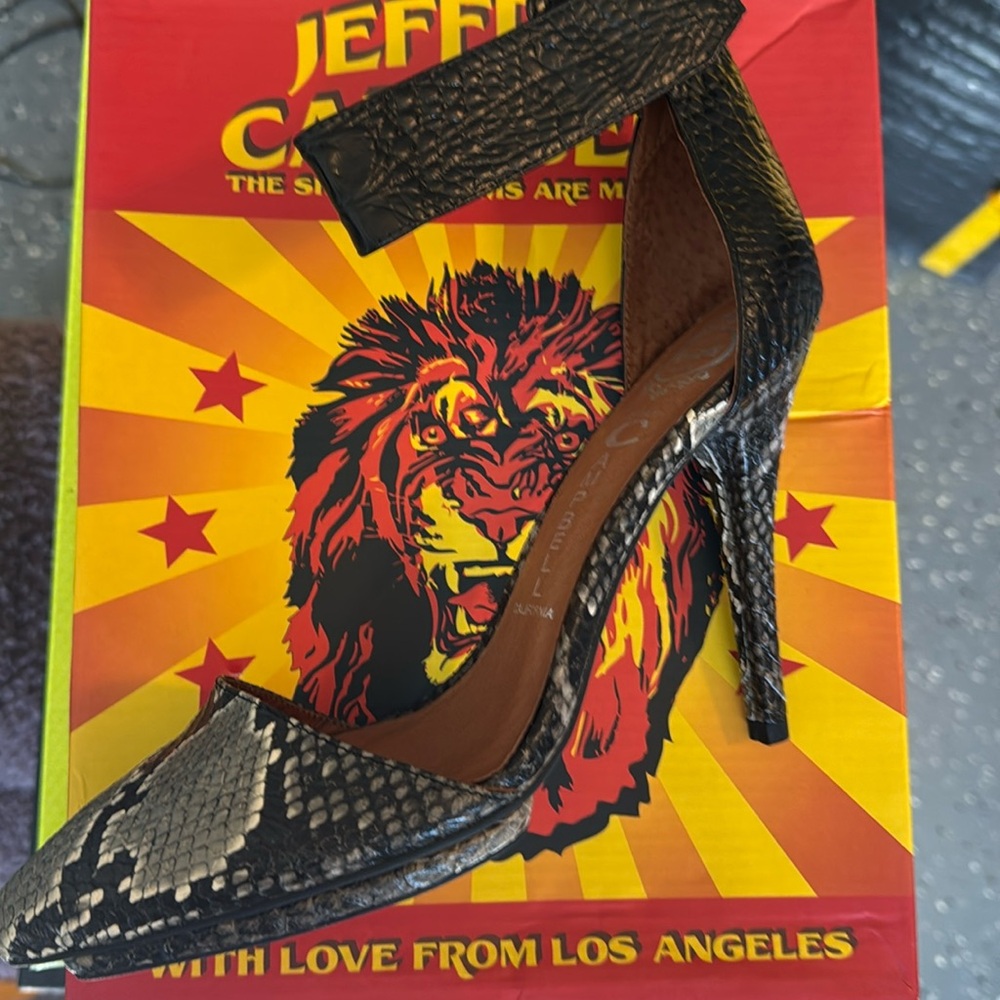 Jeffrey Campbell